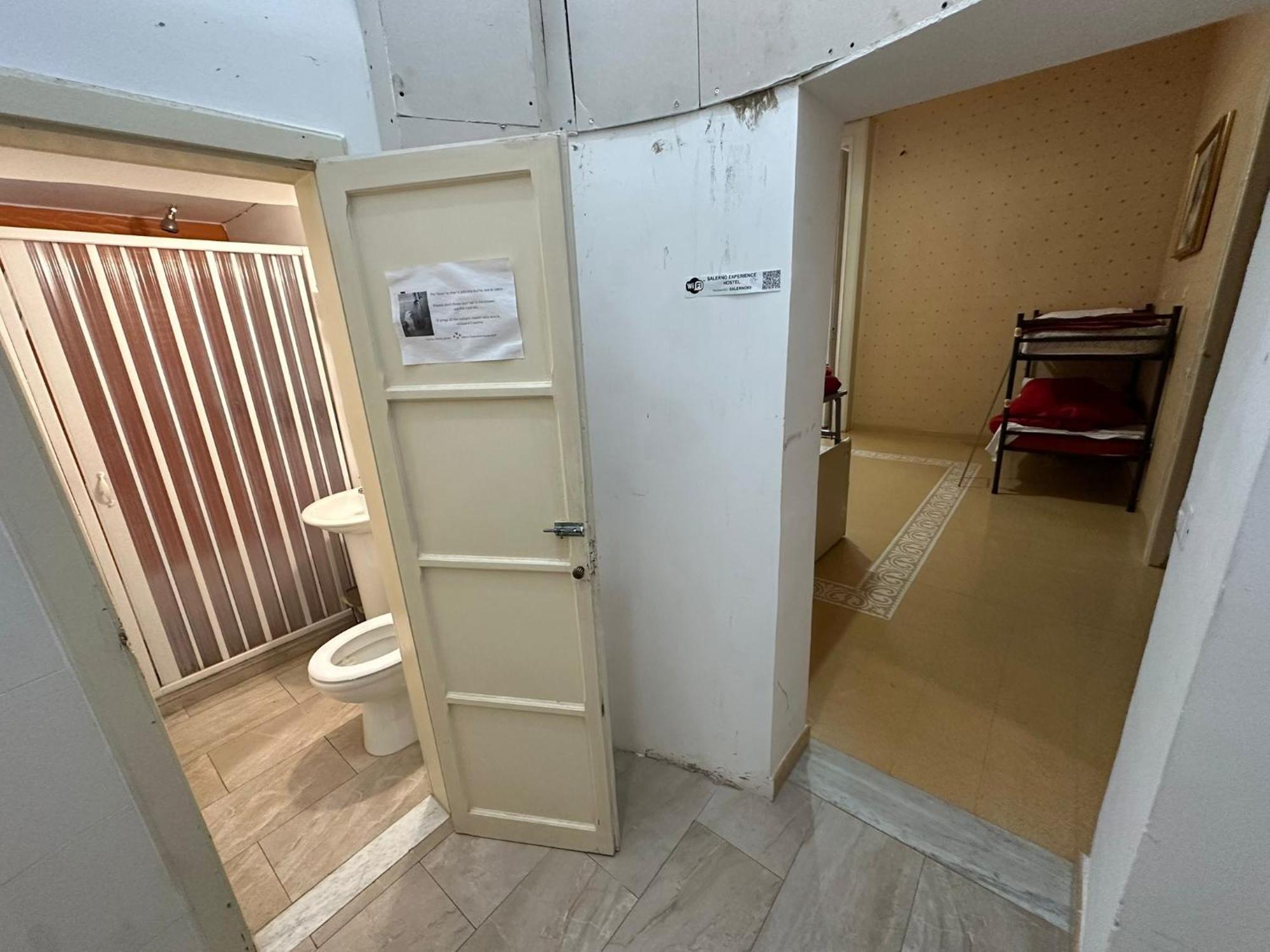 Salerno Experience Hostel Bagian luar foto